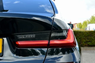 BMW 3 Serie BMW 3 Serie 320i M-Sport Business Edition Plus Rijklaarprijs-Garantie Leder Led Camera Navigatie 50 Jahre Edition - afbeelding nr 8