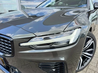 Volvo V60 Volvo V60 2.0 T6 PHEV AWD Plus Dark|PANO|TREK|H&K|PILOT|CARPLAY - afbeelding nr 40