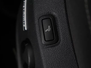 Volkswagen Golf Volkswagen Golf 1.0 TSI Highline | Stoelverwarming | Trekhaak |  Massage | Carplay | Adaptive cruise | Active Info Display | Navigatie | Parkeerhulp | Climate control - afbeelding nr 6