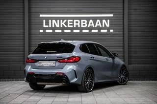 BMW 1 Serie BMW 1-serie M135i xDrive High Executive Edition | Panodak | HUD | H&K | Leder | NL auto | - afbeelding nr 3