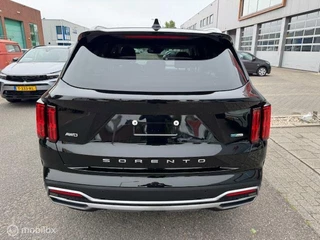 Kia Sorento Sorento 1.6T 267pk PHEV Hybrid 4WD Panorama dak  Smart key , Navigatie , Camera , Lederen bekleding incl. stoel & stuur verwarming , Parkeerhulp Voor& Achter Priveglas , - afbeelding nr 4