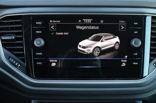 Volkswagen T-Roc Volkswagen T-Roc Cabrio 1.5 TSI 150PK AUTOMAAT R-LINE | VIRTUAL COCKPIT | STOEL/STUUR VERWARMING | 19