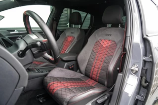 Volkswagen Golf Volkswagen Golf 2.0 TSI GTI TCR 290PK PANO / CAMERA / NIEUWSTAAT! - afbeelding nr 12