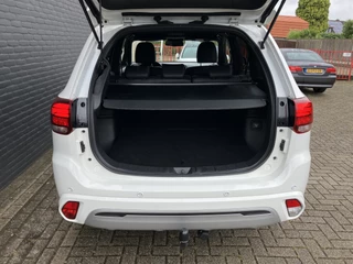 Mitsubishi Outlander Mitsubishi Outlander 2.4 PHEV Instyle 225 pk 4WD AUT. | 1e eigenaar | dealer onderhouden | leder interieur | trekhaak | navigatie - afbeelding nr 21