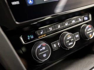 Volkswagen Passat Volkswagen Passat Variant 1.4 TSI PHEV GTE Business 218Pk Automaat (DRAADLOOS APPLE CARPLAY, GROOT NAVI, CLIMATE, LEDER/ALCANTARA, TREKHAAK, STOELVERWARMING, CAMERA, ADAPTIVE CRUISE, KEYLESS, NIEUWSTAAT) - afbeelding nr 10