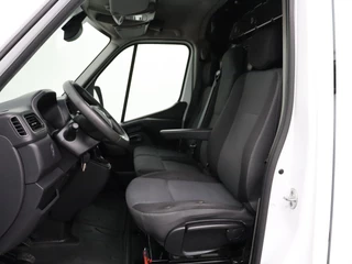 Renault Master Renault Master 2.3DCi 135PK L2H2 Work Edition | 2xSchuifdeur | Navigatie | Camera | 3-Persoons | Betimmering | Trekhaak - afbeelding nr 20