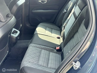 Volvo V60 Volvo V60 B3 Mild Hybrid Essential|Trekhaak|Parkeercamera|Stoel-Stuur verwarming|Parkeersensoren - afbeelding nr 16