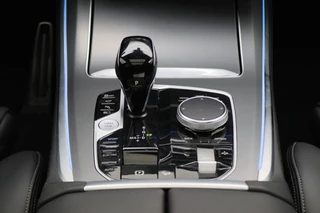 BMW X5 BMW X5 xDrive45e High Executive M-Sport Panoramadak, 360° Camera, Head-Up, H&K, ACC, Luchtvering, Trekhaak, 21