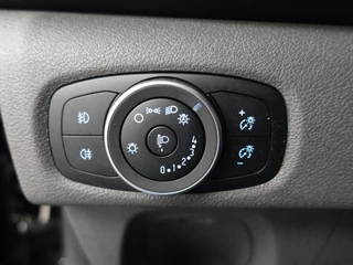 Ford Transit Custom Ford Transit Custom 300 2.0 TDCI L2H1 Limited Dubbele cabine Navigatie Airco 2x Schuifdeuren Trekhaak Parkeersenoren Carplay Trekhaak - afbeelding nr 16
