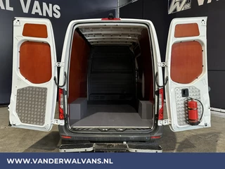 Mercedes-Benz Sprinter Mercedes-Benz Sprinter 316 CDI 163 pk 3500kg Trekhaak L2H2 Euro6 Airco | Camera | Apple Carplay Cruisecontrol, Android Auto, Parkeersensoren - afbeelding nr 3