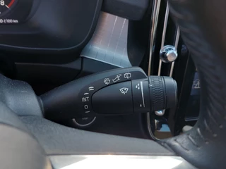 Volvo XC40 1.5 T3 157pk Momentum Business Pack Connect | Origineel NL | Navi | Clima | Adap. Cruise | Panorama Schuifdak | Led Koplampen | Pdc V+A+Camera | Rijstrook+Licht+Regensenor | 18''lm - afbeelding nr 16
