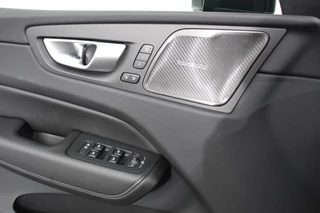 Volvo XC60 Volvo XC60 2.0 T6 Plug-in hybrid AWD Plus Dark | DEMO ! | Volvo XC60 2.0 Recharge T6 AWD Plus Dark | Nieuw ! | Leder | Navigatie | Google | Harman Kardon | Panorama dak | Lichtmetalen Velgen 19