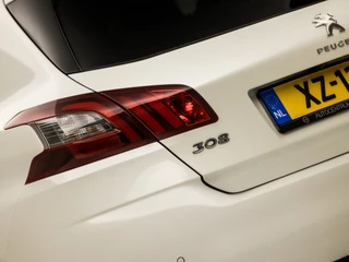 Peugeot 308 Peugeot 308 1.2 PureTech Sport (PANORAMADAK, APPLE CARPLAY, GROOT NAVI, LEDEREN SPORTSTOELEN, STOELVERWARMING, 360 CAMERA, GETINT GLAS, CRUISE, NIEUWSTAAT) - afbeelding nr 29