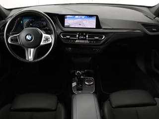 BMW 1 Serie BMW 1-serie 118i M Sport | Trekhaak | Carplay | Navigatie |  Sportstoelen | Half leder | Full LED | Climate control | Parkeerhulp - afbeelding nr 7
