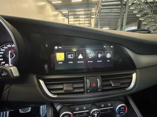 Alfa Romeo Giulia Alfa Romeo Giulia 2.0T 310pk, super netjes!! Veel opties!! - afbeelding nr 13