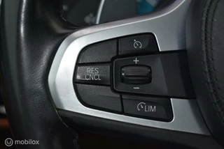 BMW 5 Serie BMW 520i Touring M-Sport Bluestone Pano Comfortstoel 360°Camera HUD Leder HiFi Adaptive LED 19