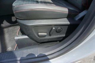 Ford Kuga Ford Kuga 2.5 PHEV ST-Line X 225PK Adaptieve Cruise Winterpack B&O Blind-Spot Navi Climate Privacy Glass Keyless Full-LED *1500KG Trekgewicht* - afbeelding nr 22
