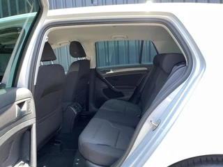 Volkswagen Golf Volkswagen Golf 1.5 TSI Highline R-Line NAVIGATIE|BLUETOOTH|PARKEERSENSOREN|STOELVERWARMING|R-Line Pakket - afbeelding nr 22