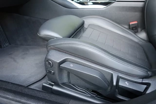 BMW 3 Serie BMW 3 Serie 330E Navi, Clima, Apple Carplay/ Android Auto, etc. - afbeelding nr 18