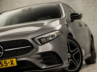 Mercedes-Benz A-Klasse Automaat (APPLE CARPLAY, GROOT NAVI, CAMERA, LEDER/ALCANTARA, DIAMOND GRILL, SPORTSTOELEN, STOELVERWARMING, GETINT GLAS, WIDESCREEN, NIEUWE APK, NIEUWSTAAT) - afbeelding nr 15