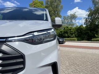 Ford Transit Custom Ford Transit Custom 320 2.0 TDCI L2H1 Limited | 136pk | Trekhaak | Driver Assistance Pack Premium | Stuurwielverwarming | Stoel - Bank | Achteruitrijcamera - afbeelding nr 32