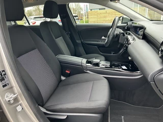 Mercedes-Benz A-Klasse 50% deal 10.975,- ACTIE Widescreen / Stoel verwarming / LED / Camera - afbeelding nr 33