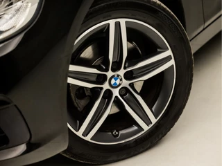 BMW 2 Serie Automaat (NAVIGATIE, CLIMATE, PARKEERSENSOREN, LED KOPLAMPEN, SPORTSTOELEN, CRUISE, TREKHAAK, ELEK ACHTERKLEP, NIEUWSTAAT) - afbeelding nr 17
