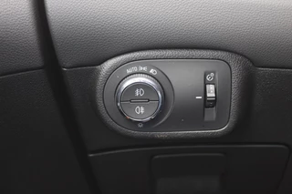 Opel Zafira Opel Zafira 1.4 Turbo Edition 7p. / Trekhaak / Panoramadak / Camera / Leder / 19'' / Navigatie / Stuurverwarming / DAB / ACC / Stoelverwarming / LED-lichtpakket - afbeelding nr 29