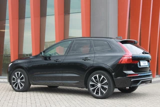 Volvo XC60 Volvo XC60 T6 Recharge AWD Ultimate Dark | Long Range | Panoramadak | Parkeercamera | Stoelverwarming | Pilot Assist | Glossy Black | Keyless - afbeelding nr 3
