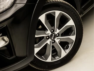 Kia Stonic (APPLE CARPLAY, NAVIGATIE, CAMERA, PARKEERSENSOREN, SPORTSTOELEN, CRUISE, GETINT GLAS, NIEUWE APK, NIEUWSTAAT) - afbeelding nr 17