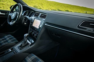 Volkswagen Golf Volkswagen Golf 1.4 TSI GTE| Nap| Dakje| Trekhaak| CarPlay - afbeelding nr 2