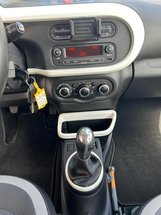 Renault Twingo Renault Twingo 1.0 SCe Collection - Cruise Control - Airco - Radio - afbeelding nr 10