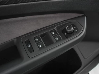 Volkswagen Golf Volkswagen Golf 1.5 eTSI 150pk DSG R-Line | Panorama dak | Navigatie | Apple Carplay/Android Auto | Climate Control | Camera | Dab | Extra Getint Glas | Adaptive Cruise Control | Virtual Cockpit | Lichtmetalen Velgen - afbeelding nr 12