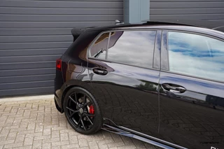 Volkswagen Golf Volkswagen Golf 8 GTI Clubsport | Pano | Matrix IQ | Alcantara | ACC | Rijdersauto Edition | Deep Black Pearl | Fabrieksgar. 2027 - afbeelding nr 12