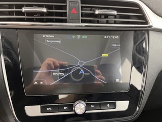 MG ZS EV MG ZS EV Luxury 45 kWh (INCL-BTW) *PANO | FULL-LEATHER | CCS-FASTLOADER | KEYLESS | NAVI-FULLMAP | ADAPTIVE-CRUISE | CAMERA | HEATED-SPORTSEATS | CARPLAY | BLINDSPOT | DAB | LANE-ASSIST | 17