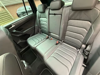 Volkswagen Tiguan Volkswagen Tiguan 1.5 TSI DSG 2x R-LINE Panodak Leer Trekhaak 20 Inch - afbeelding nr 59