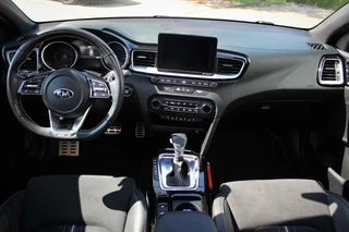 Kia Ceed Kia Ceed 1.4 T-GDi GT-PlusLine // NL auto - NAP - KIA Garantie 07-2026 - Panoramadak - JBL - Camera - Stoelverwarming - Stuurwielverwarming - afbeelding nr 11