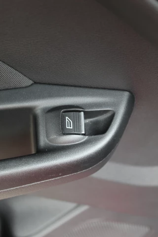 Ford Focus Ford Focus Wagon 1.0 Titanium Edition , 125pk Climate control , Navigatie , Cruise control , LED dagrijverlichting Parkeersensoren V+A , Voorruitverwarming , Sony Audio - afbeelding nr 33