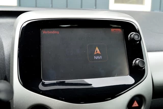 Toyota Aygo Toyota Aygo 1.0 VVT-i x-nav Rijklaarprijs-Garantie Navigatie Airco Cruise Control Camera - afbeelding nr 19