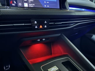 Volkswagen Golf Volkswagen Golf 1.5 eTSI 3x R-Line Pano Carplay Sfeer ACC NAP - afbeelding nr 50