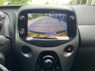 Toyota Aygo Toyota Aygo 1.0 VVT-I X-PLAY / AIRCO / CAMERA / NAVI / BLUETOOTH - afbeelding nr 10