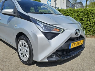 Toyota Aygo Toyota Aygo 1.0 VVT-i x-play, Camera! Carplay! Apk 6-2027! Zondag OPEN! - afbeelding nr 4