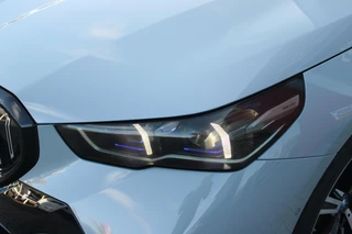 BMW 5 Serie BMW 5-serie 530e M-SPORT PRO 300PK (nieuw model) | PANORAMA DAK | M-SPORT PAKKET | M-SPORT AERODYNAMICA |  M-SPORT NAPPALEDEREN STUURWIEL MET SPORTBOOST FUNCTIE | BMW SHADOWLINE ADAPTIEVE LED KOPLAMPEN | ELEKTRISCH BEDIENBARE ACHTERKLEP |  BMW INDIVIDIUAL HIGH GLOSS EXTERIEUR RAAMLIJST AFWERKING | BMW LIVE COCKPIT PROFESSIONAL | ELEKTRISCH VERSTELBARE VOORSTOELEN MET VENTILATIE / VERWARMING EN GEHEUGEN OP DE BESTUURDERSSTOEL |  ACHTERBANKVERWARMING | 4-ZONE CLIMATE CONTROL | DONKER GETINTE ACHTERRUITEN | DONKERE HEMELBEKLEDING | DRIVE ASSISTANT | HARMAN KARDON Hi-Fi GELUIDSSYSTEEM| DRAARLOZE TELEFOONLADER | DRAADLOOOS APPLE CARPLAY / ANDROID AUTO | KLASSE 3 ALARM | COMFORT ACCESS | 20