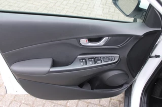 Hyundai Kona Hyundai Kona 1.6 GDI HEV Premium Sky Full Option! + Trekhaak 