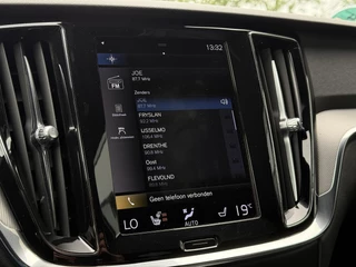 Volvo V60 Volvo V60 2.0 B4 Aut. 197pk MHEV R-Design | Navi | Camera | Trekhaak | Memory | - afbeelding nr 22