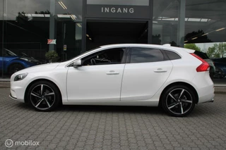 Volvo V40 Volvo V40 2.0 T2 R-Design/Navi/Tel/Pdc/Trekhaak/ - afbeelding nr 9