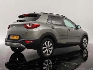 Kia Stonic - Navigatie - Camera - Climate control - Privacy glass - Keyless entry - Fabrieksgarantie tot 05-2029 - afbeelding nr 9