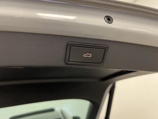Škoda Octavia Škoda Octavia Combi 2.0 TDI RS /184PK / AUTOMAAT / LEDER / PANODAK / Trekh. 1600KG. - afbeelding nr 37