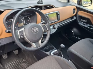 Toyota Yaris Toyota Yaris 1.0 VVT-i Style / CAMERA / NAVI / ALLSEASON - afbeelding nr 10