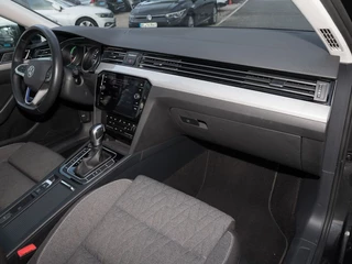 Volkswagen Passat Volkswagen Passat 1.4TSI Hybrid GTE R-Line Leder IQ-light Navi ADCR Camera HEAD 18 - afbeelding nr 7